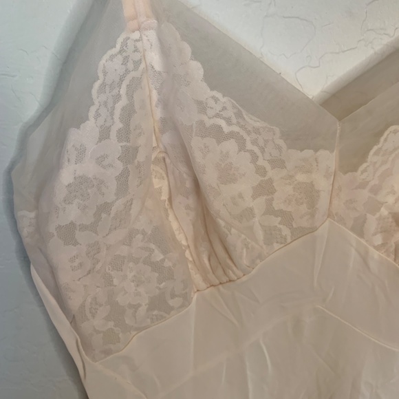 Vintage Cream/Ivory Colored Lace Slip Lingerie Dress - Picture 2 of 5